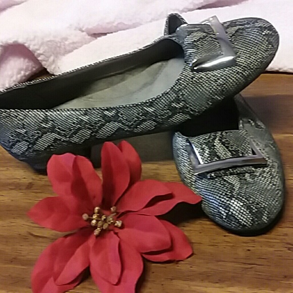 aerosoles snakeskin flats